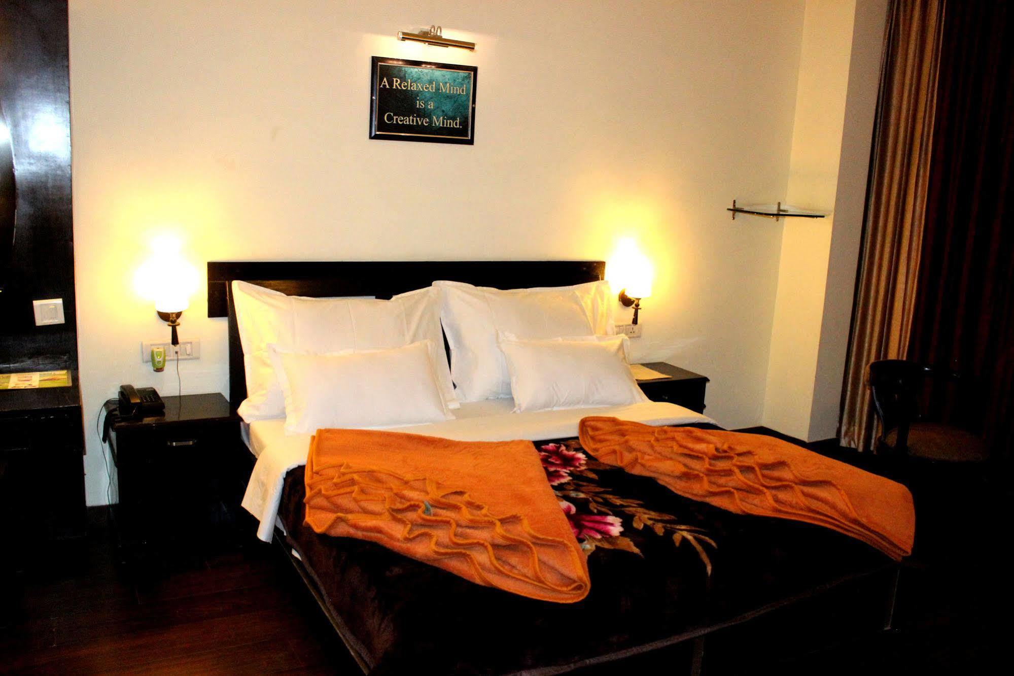 Hotel Hong Kong Inn Амрітсар Екстер'єр фото