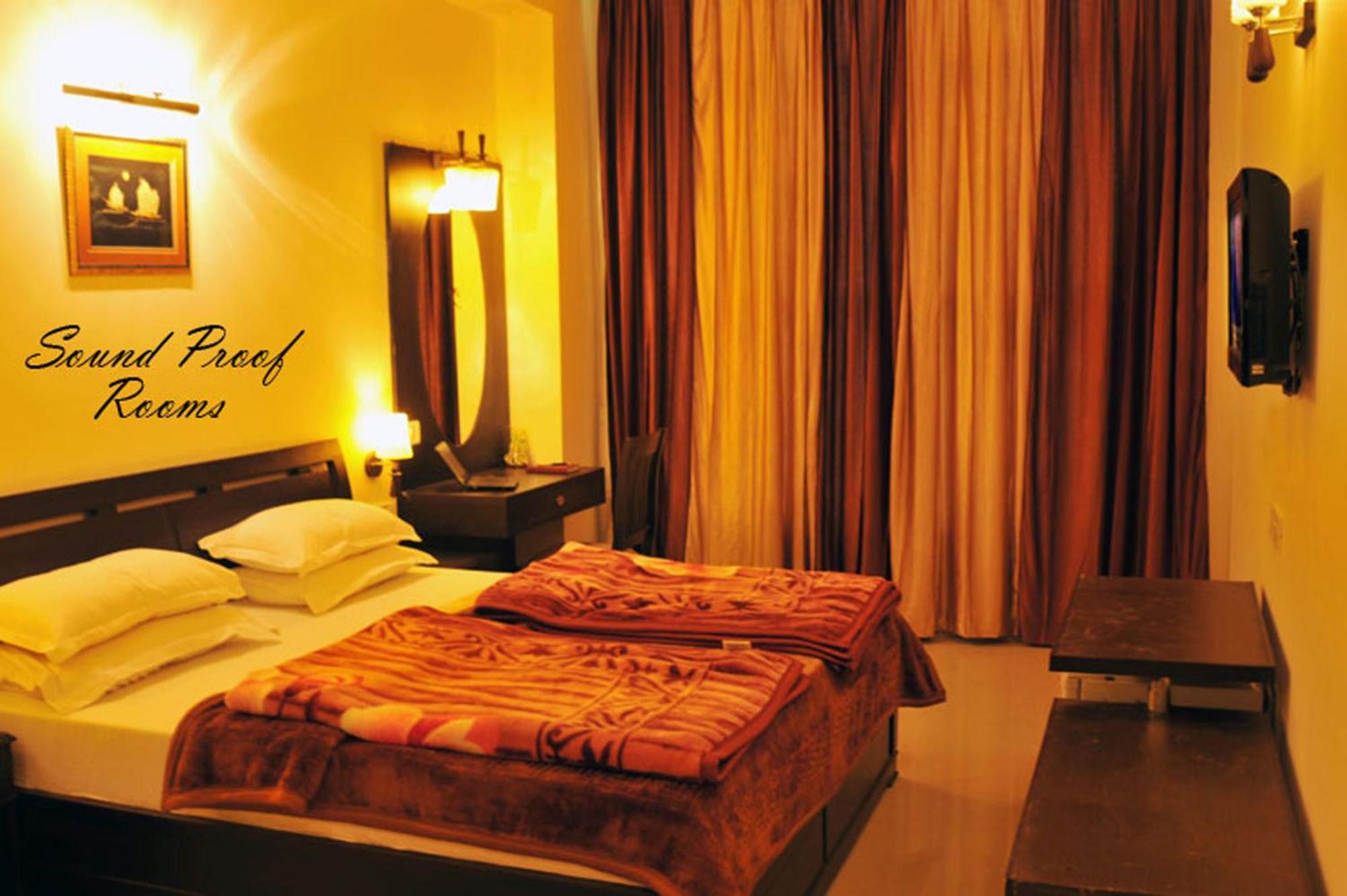 Hotel Hong Kong Inn Амрітсар Екстер'єр фото